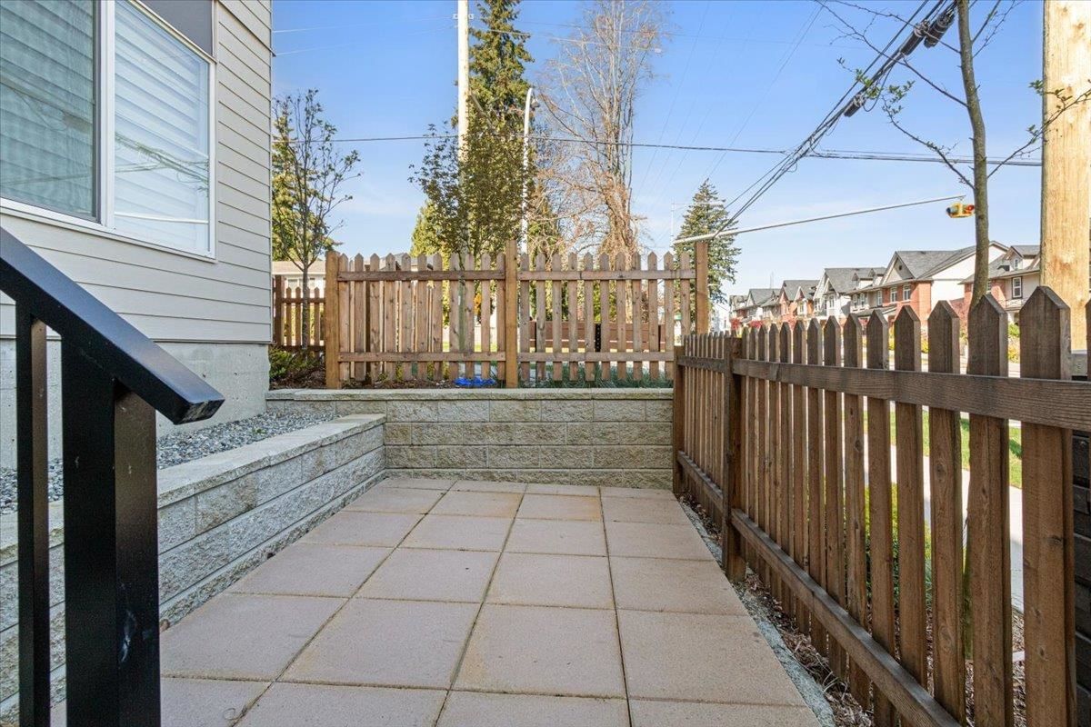 Listing Image 8