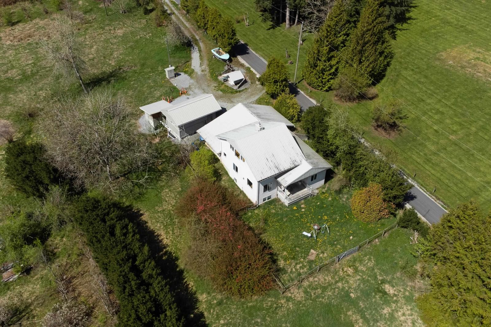 Listing Image 4
