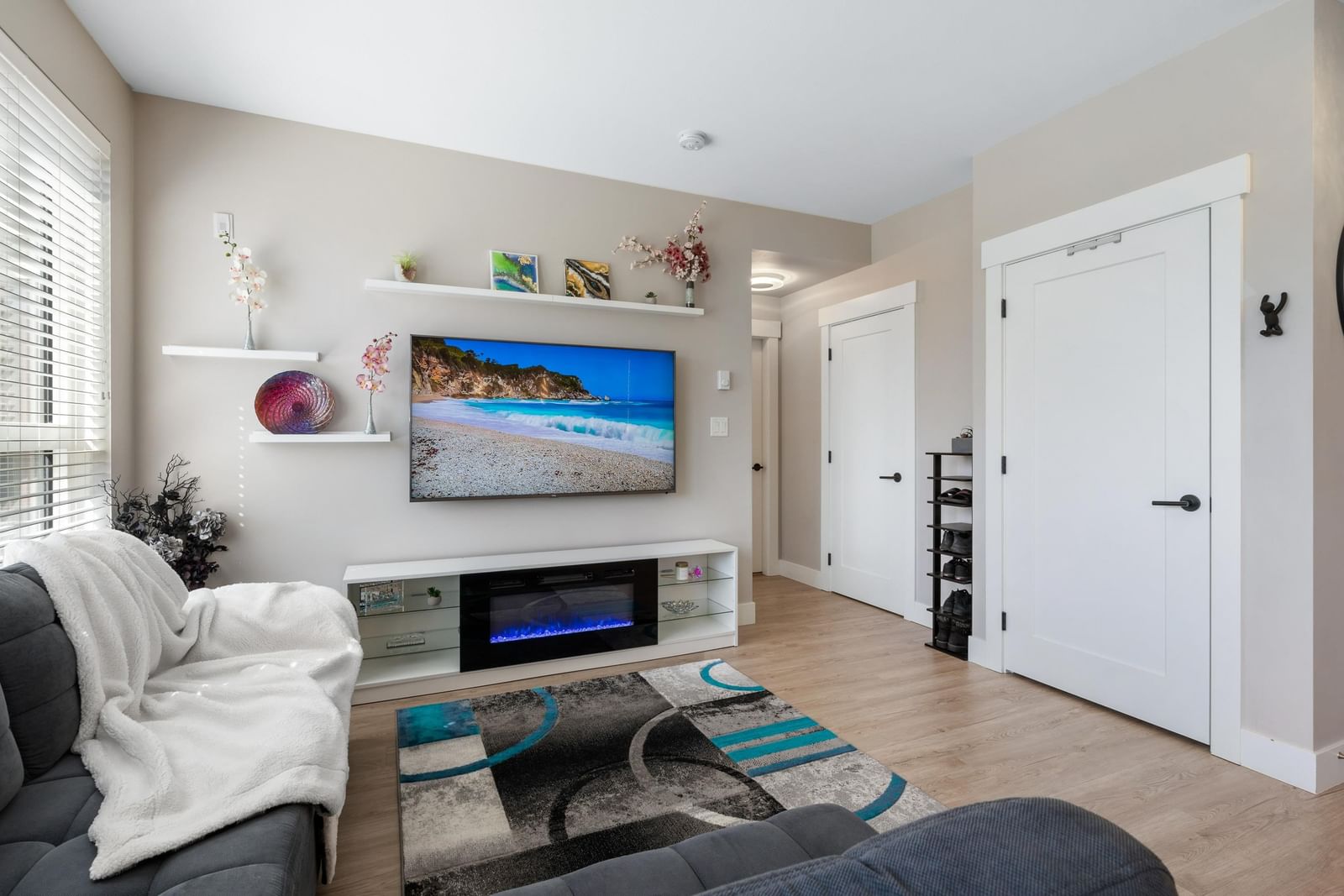 Listing Image 16