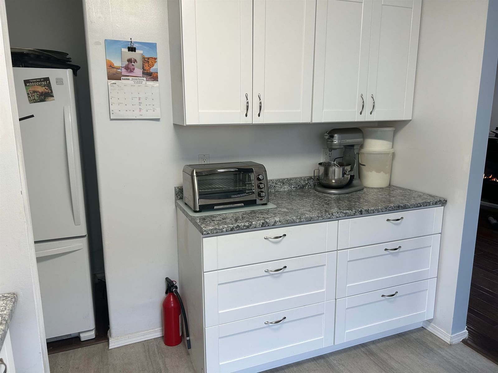 Listing Image 5