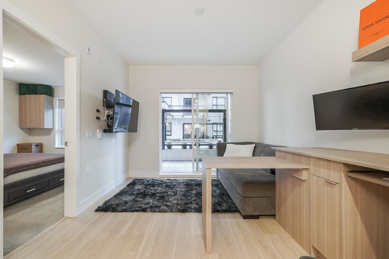 Listing Image 4