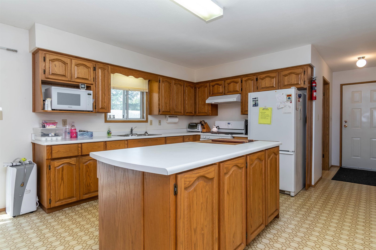 Listing Image 8