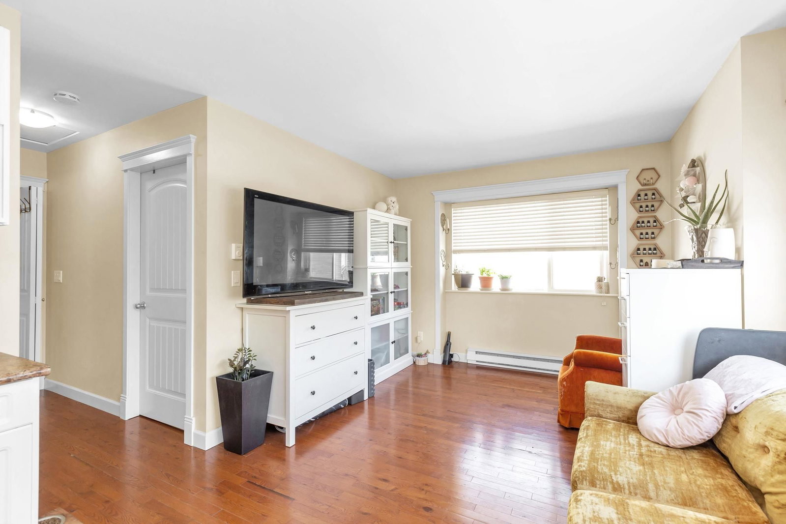Listing Image 22