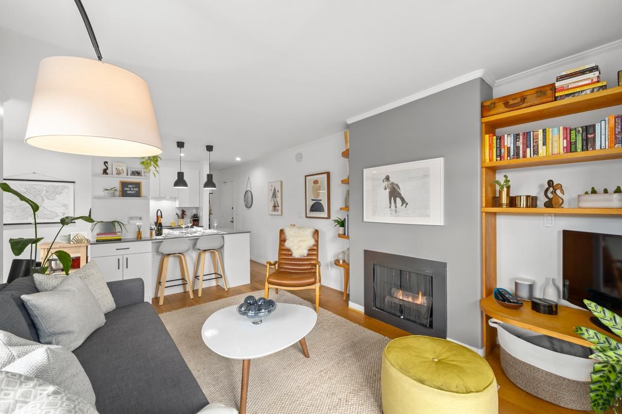 Listing Image 4