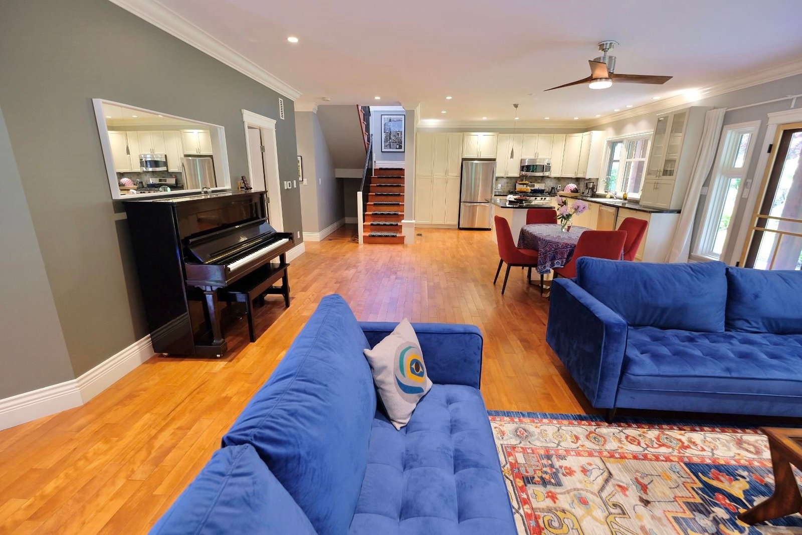 Listing Image 8