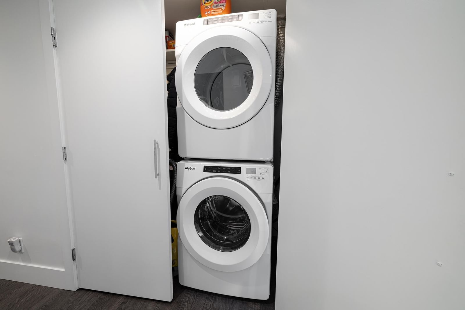 Listing Image 6