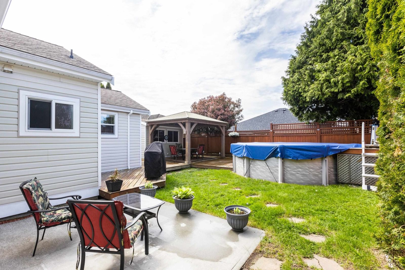 Listing Image 4