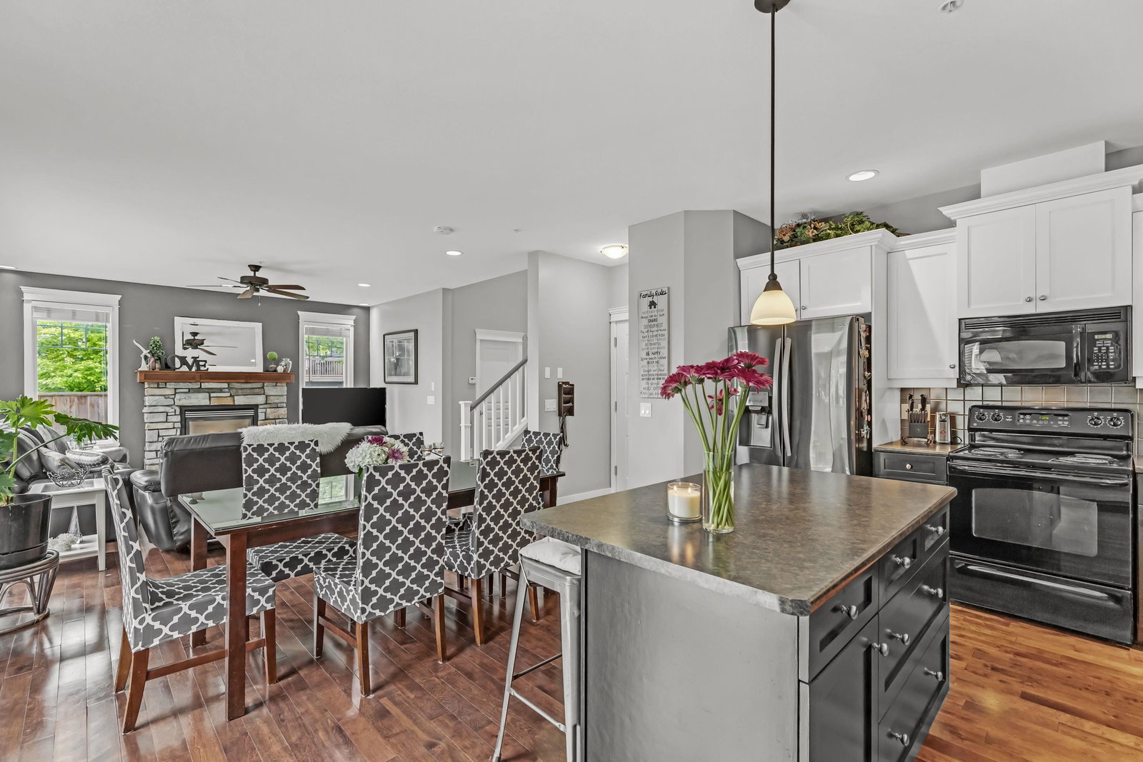 Listing Image 19