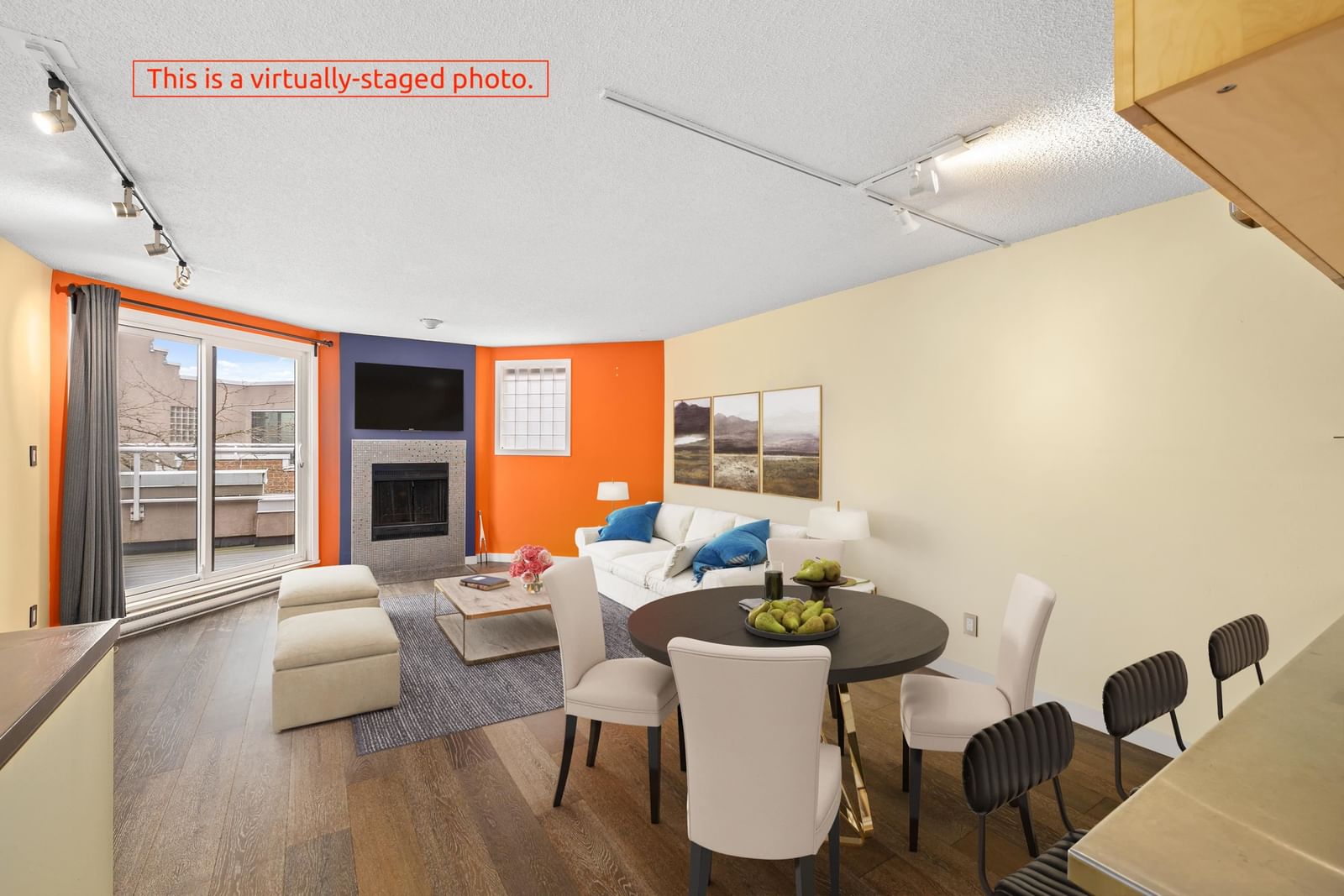 Listing Image 4