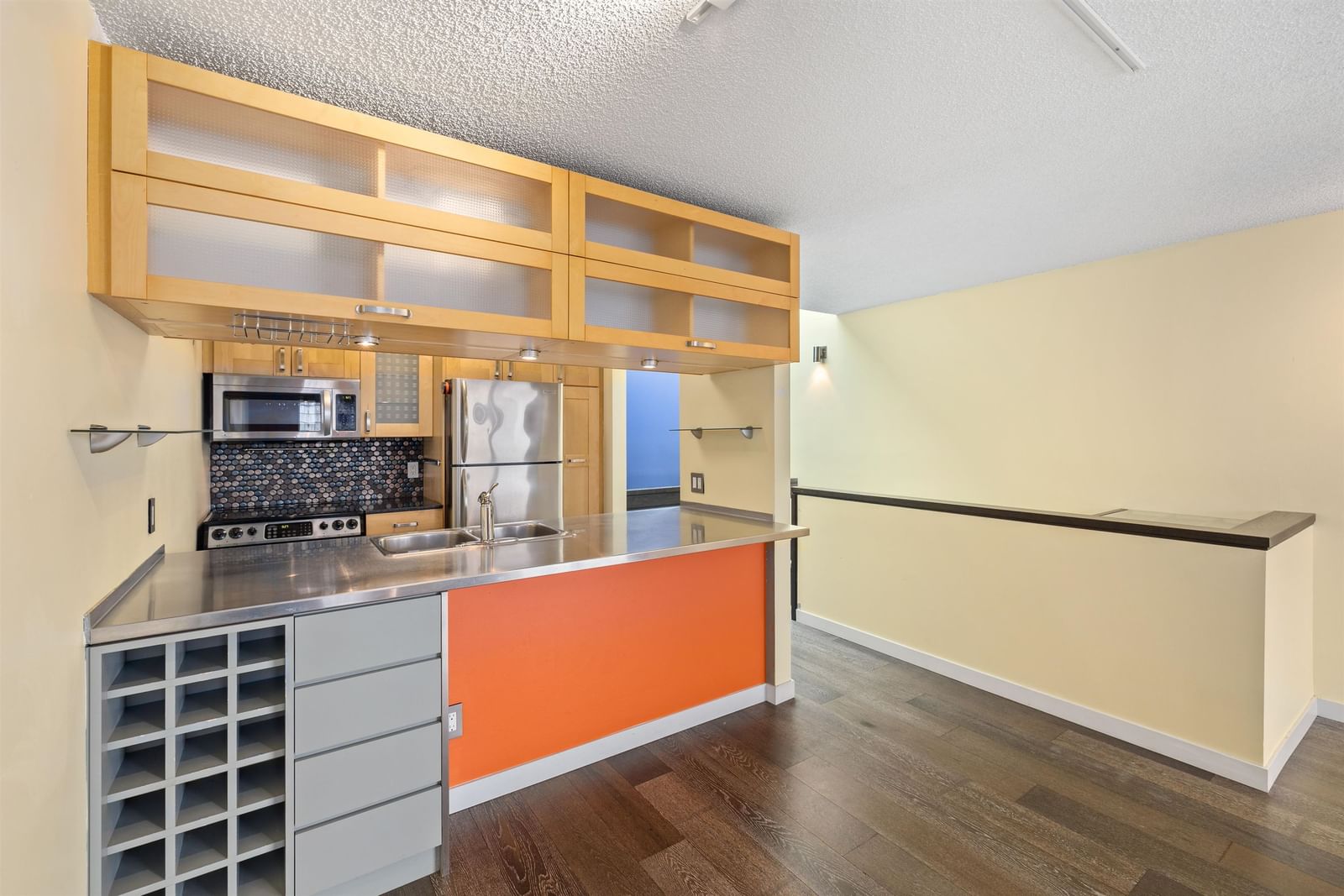 Listing Image 8