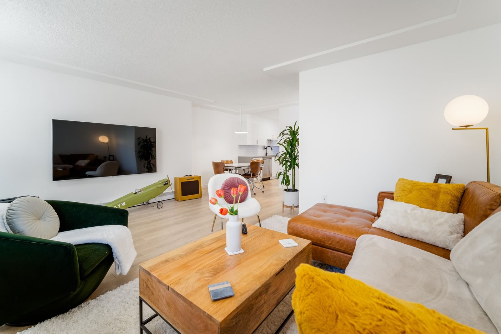 Listing Image 10