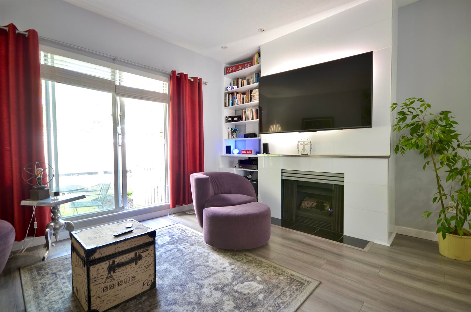 Listing Image 5