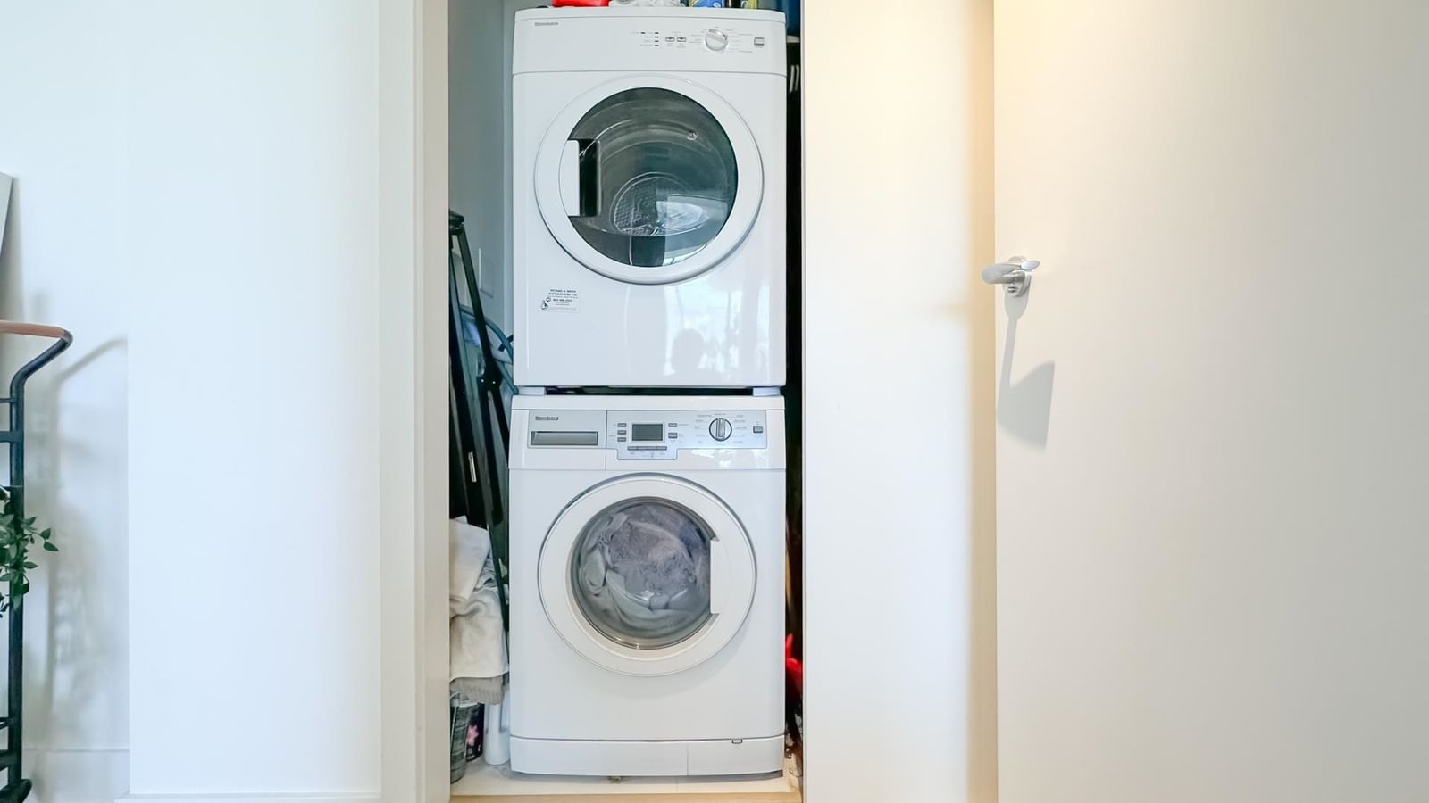 Listing Image 17