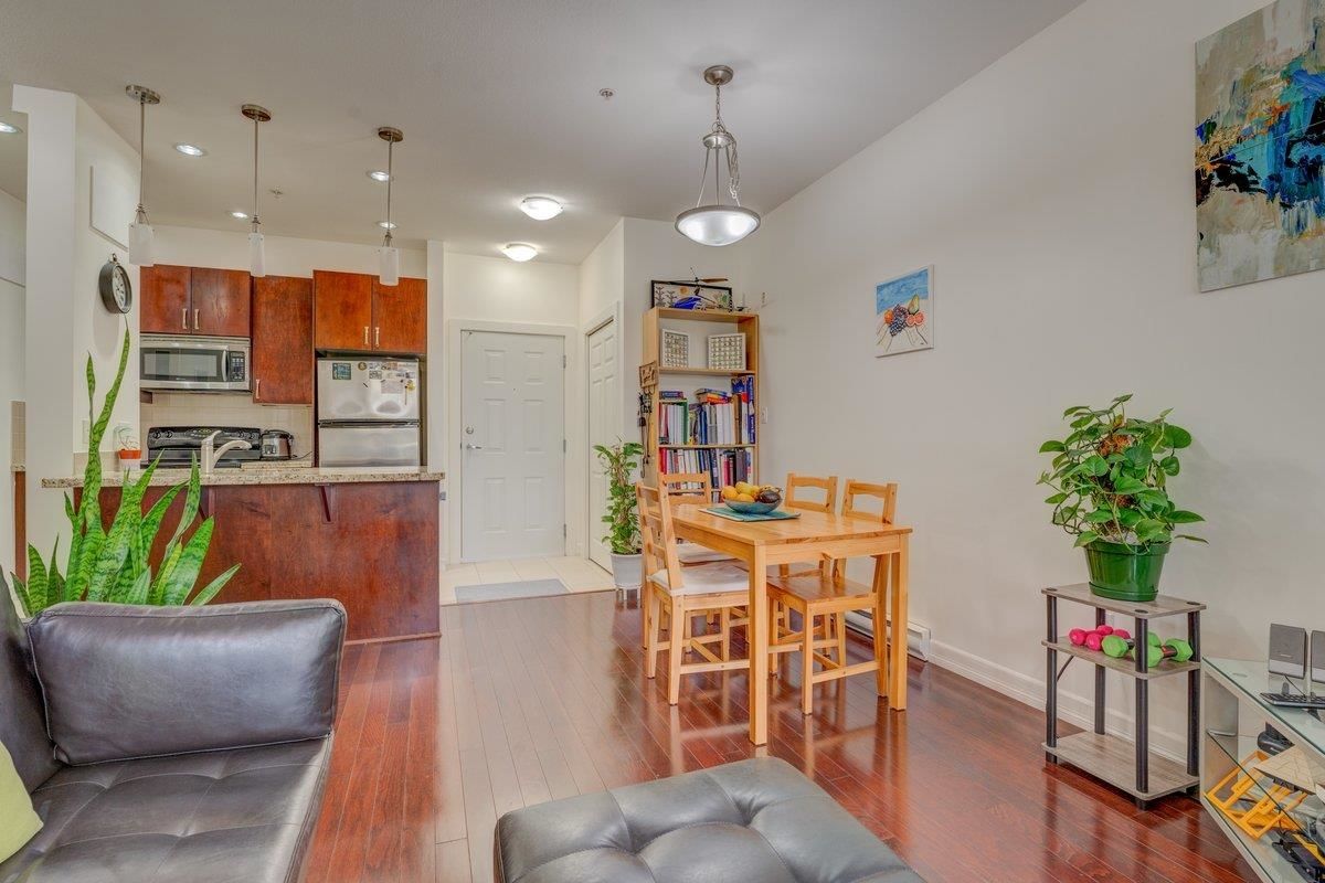 Listing Image 5