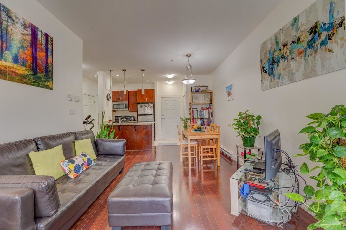 Listing Image 6