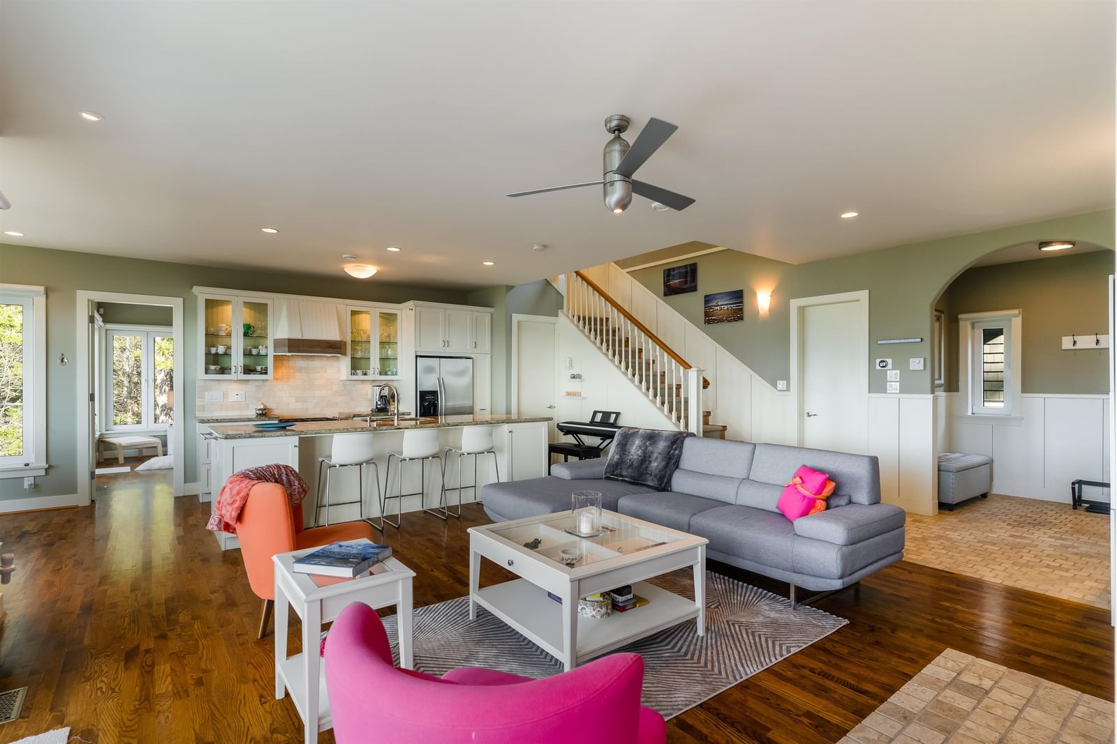 Listing Image 9