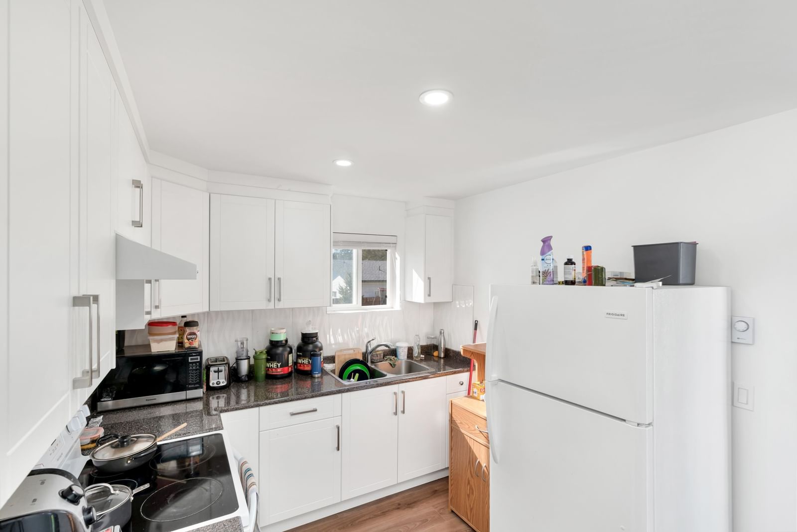 Listing Image 18
