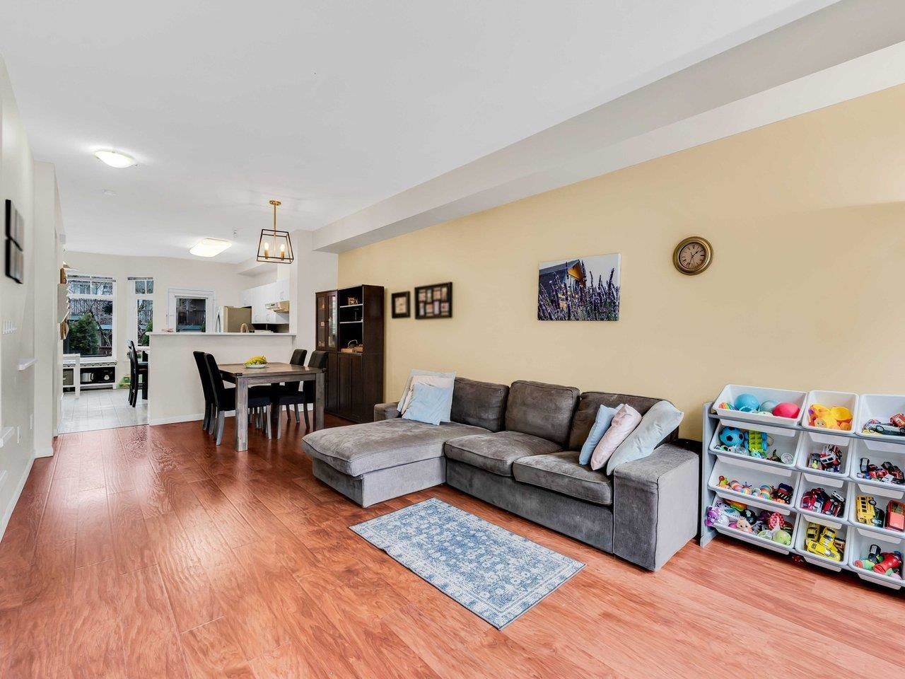 Listing Image 6