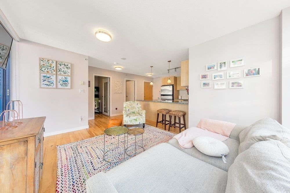 Listing Image 9