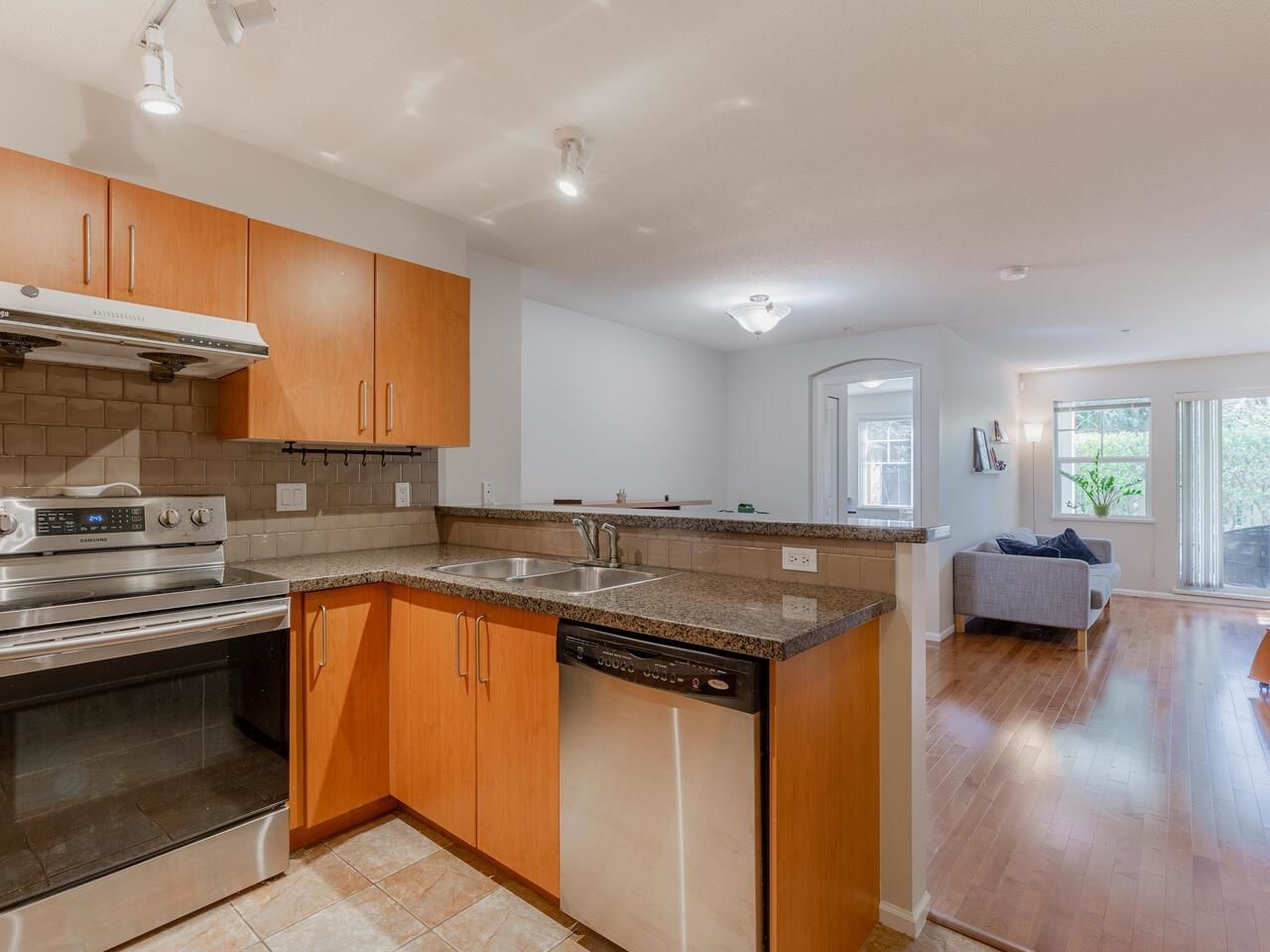 Listing Image 8