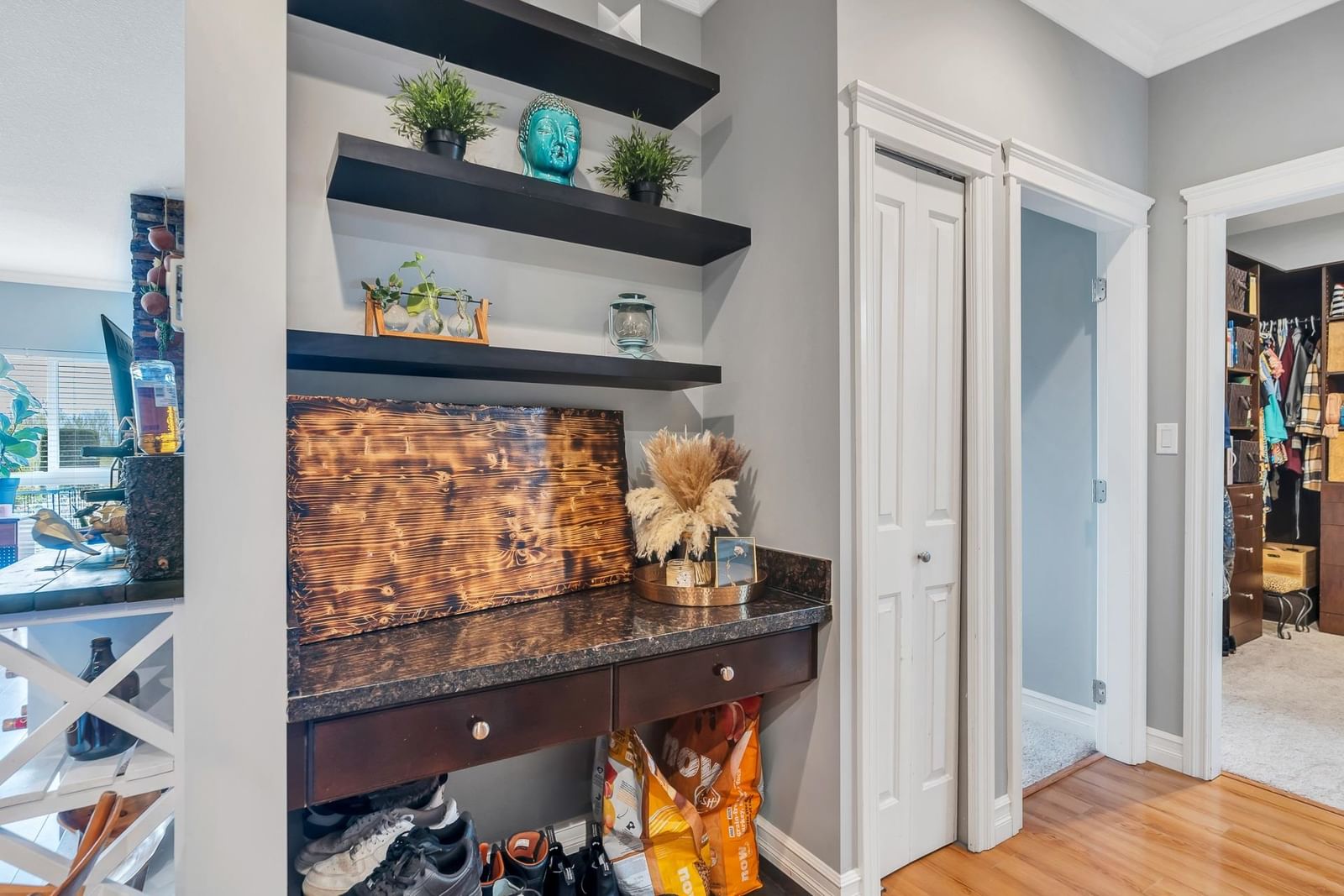 Listing Image 11