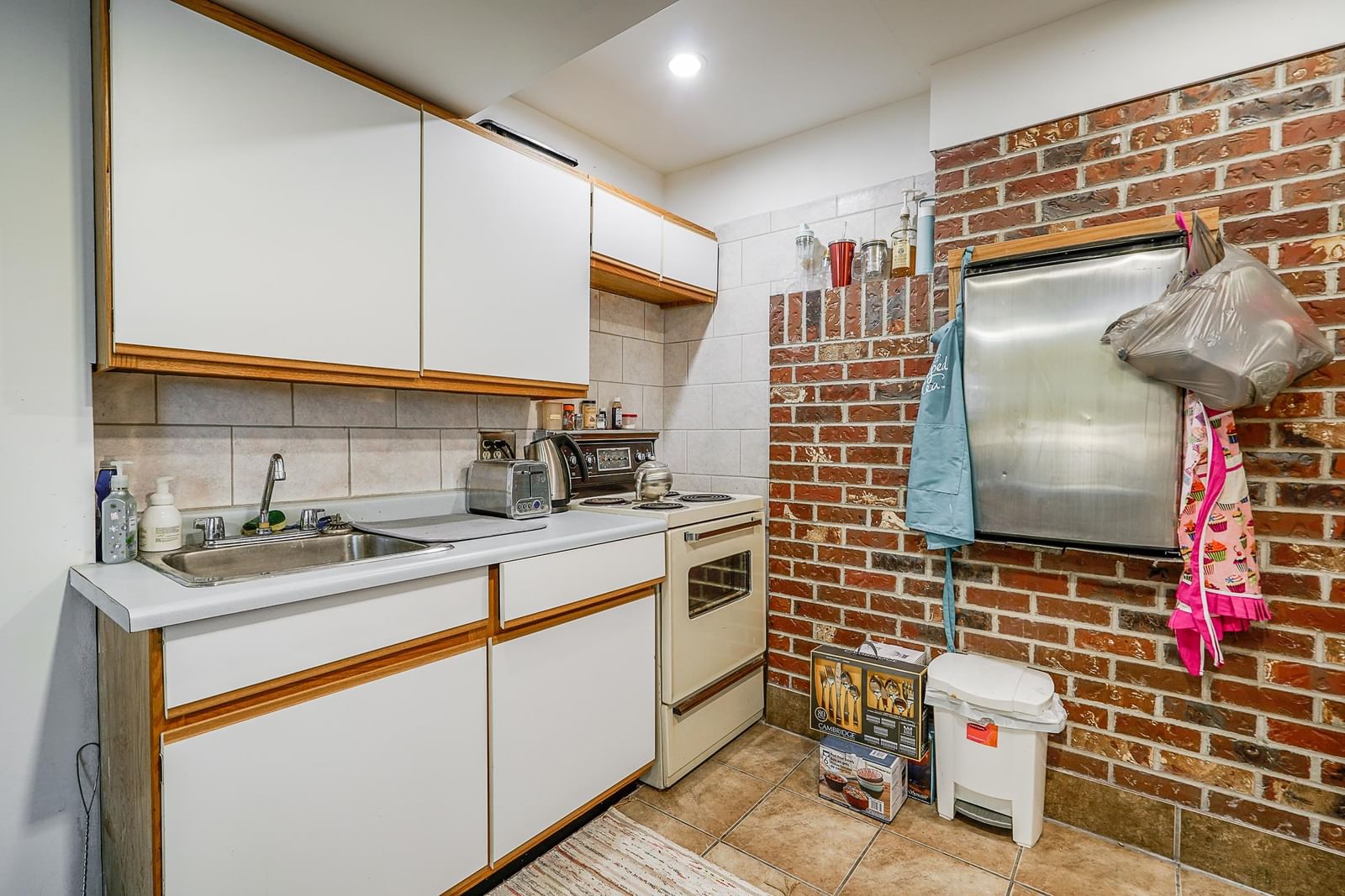 Listing Image 20