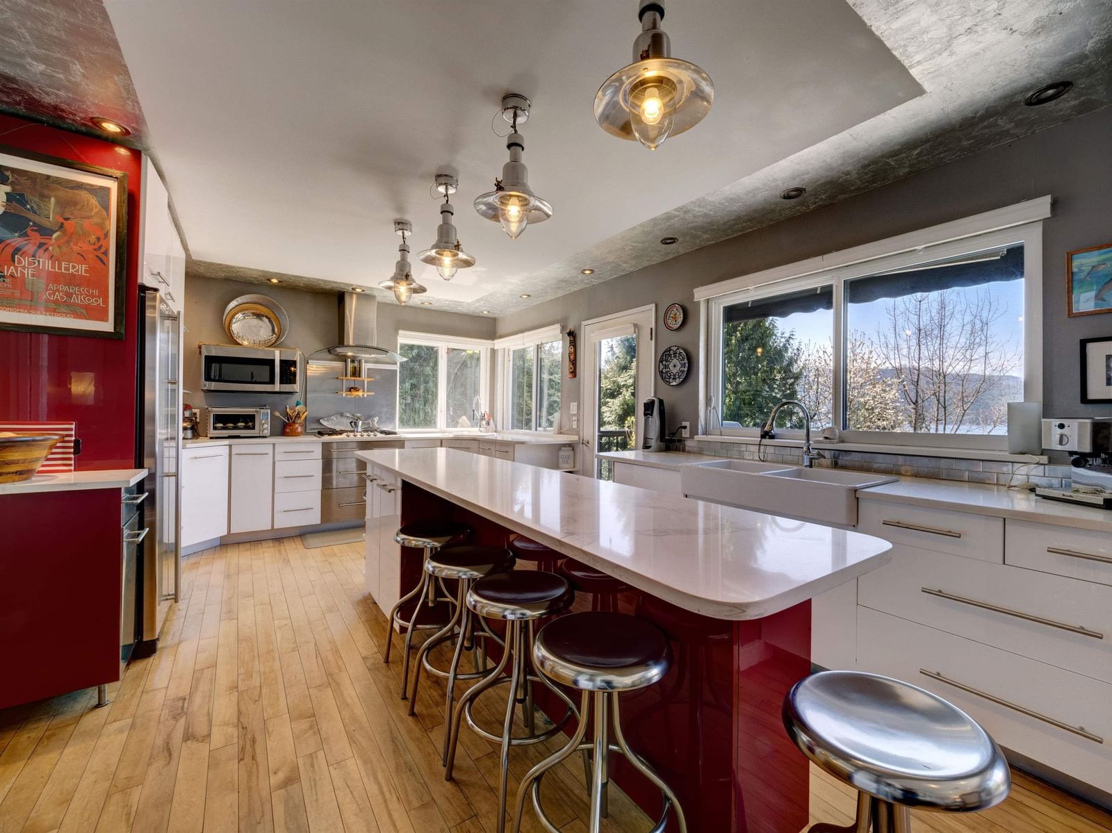 Listing Image 11