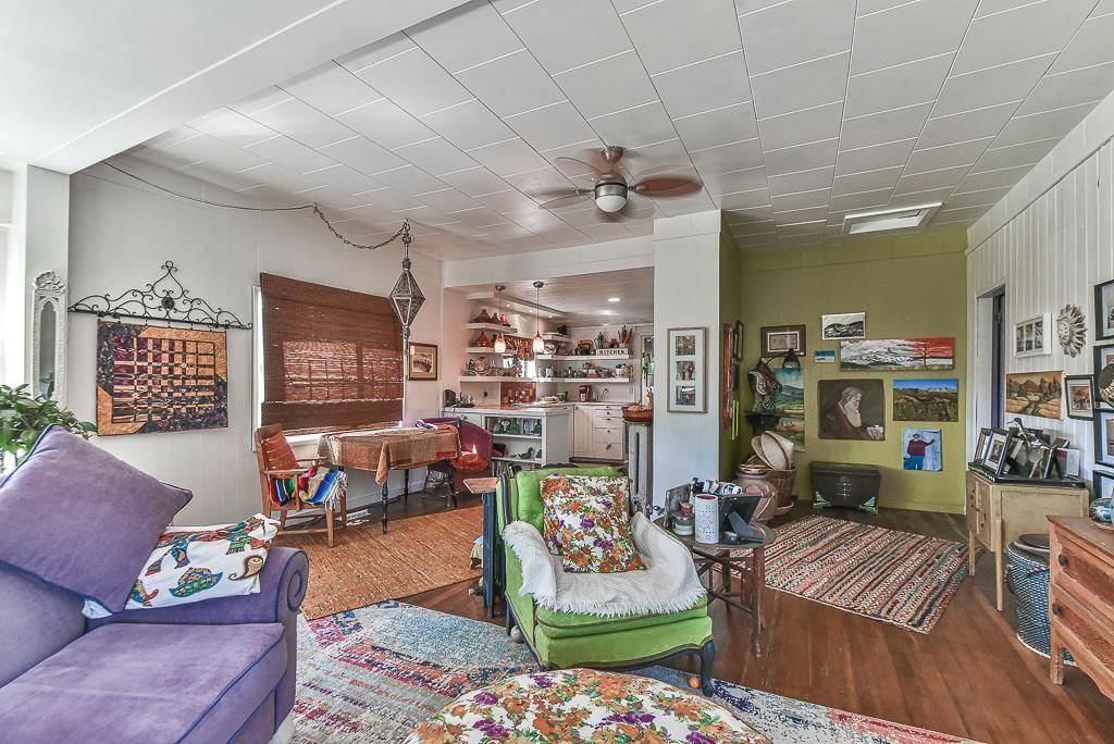 Listing Image 10