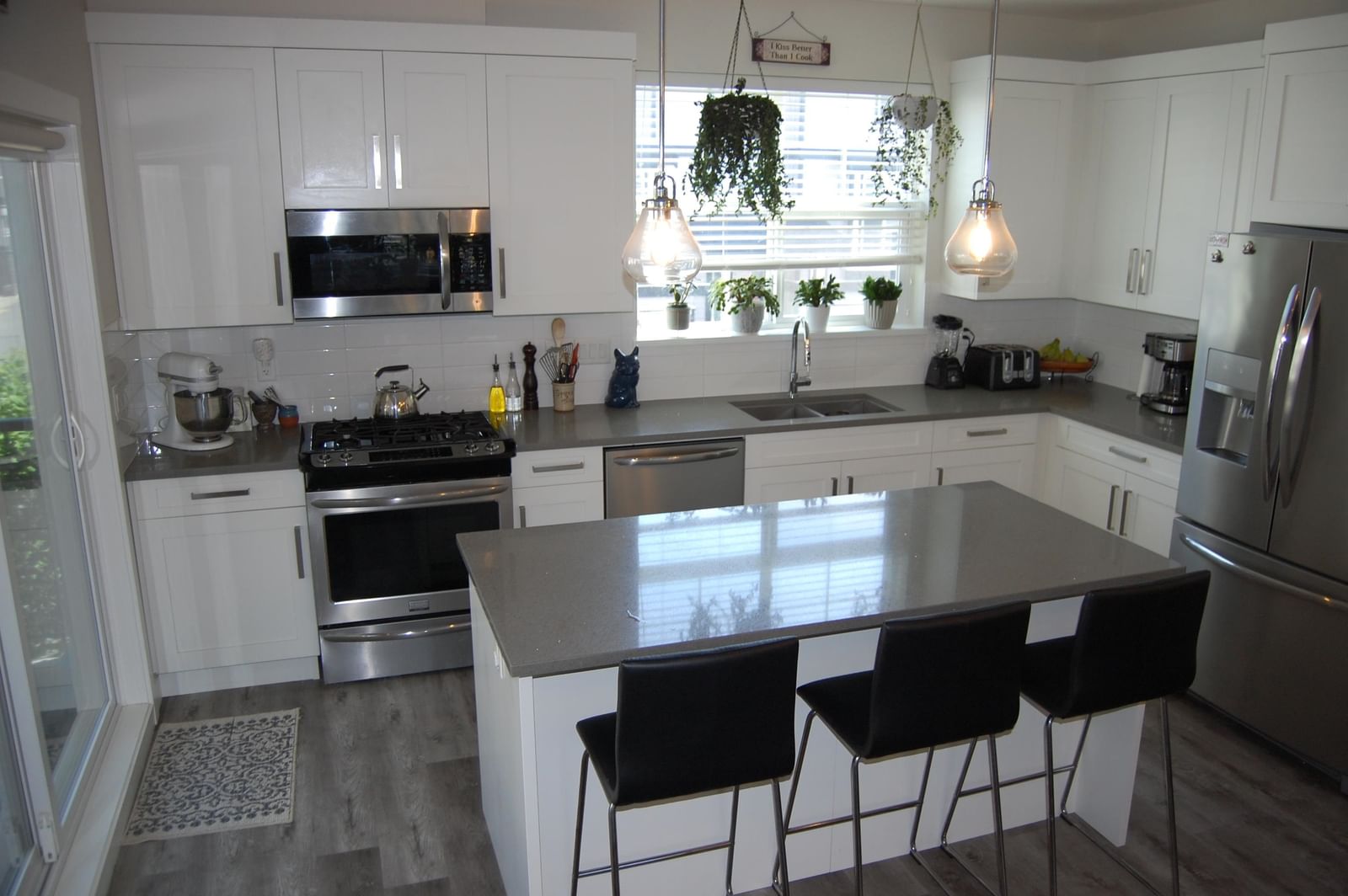 Listing Image 11