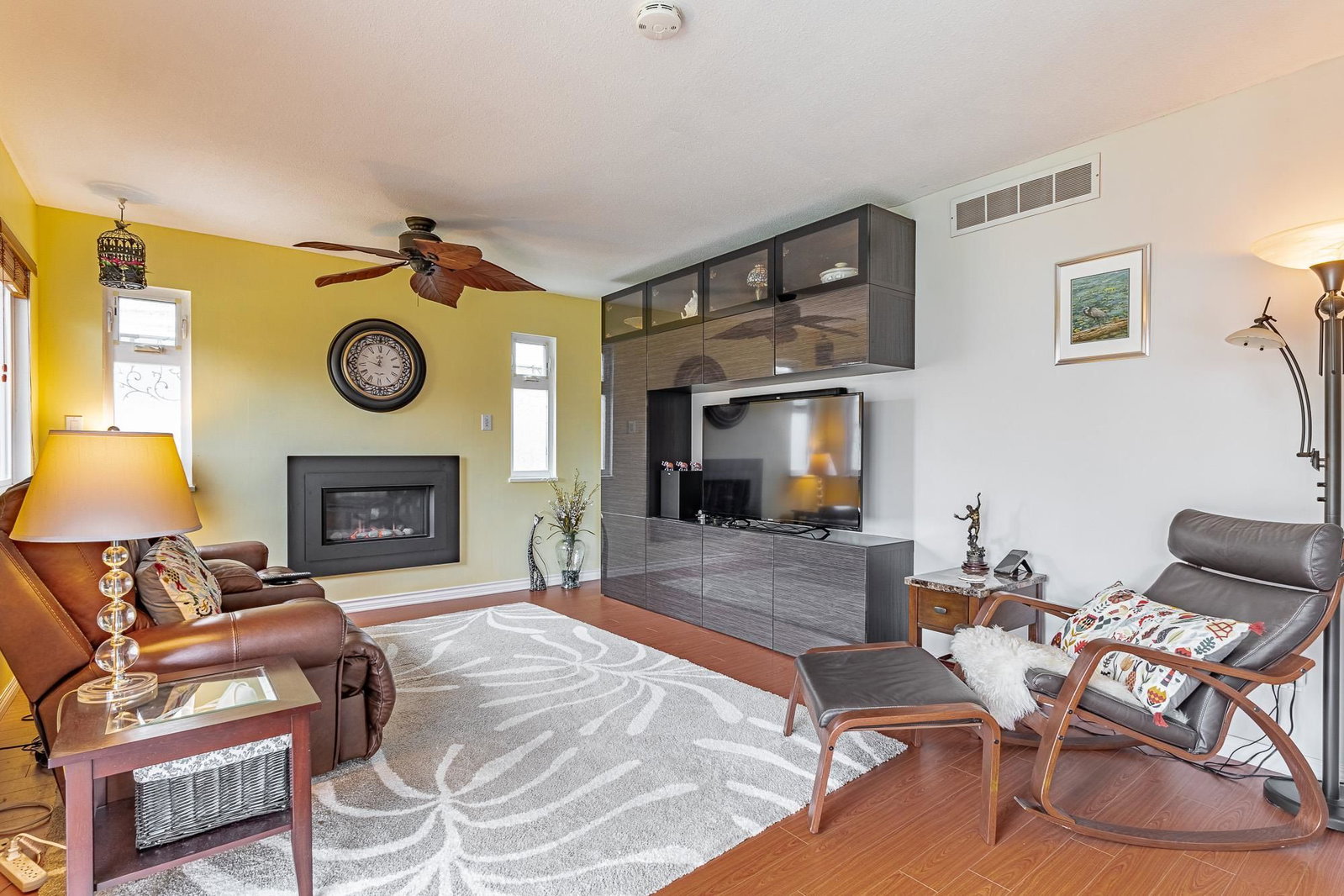 Listing Image 18