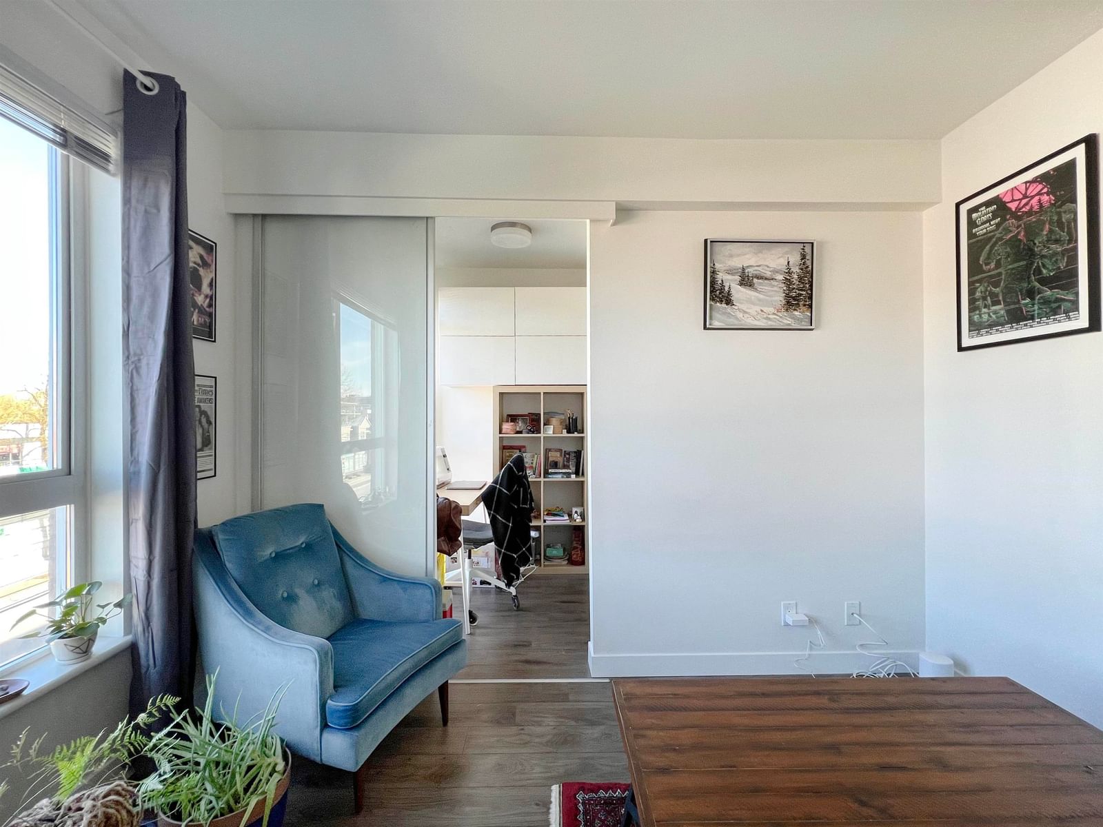 Listing Image 4