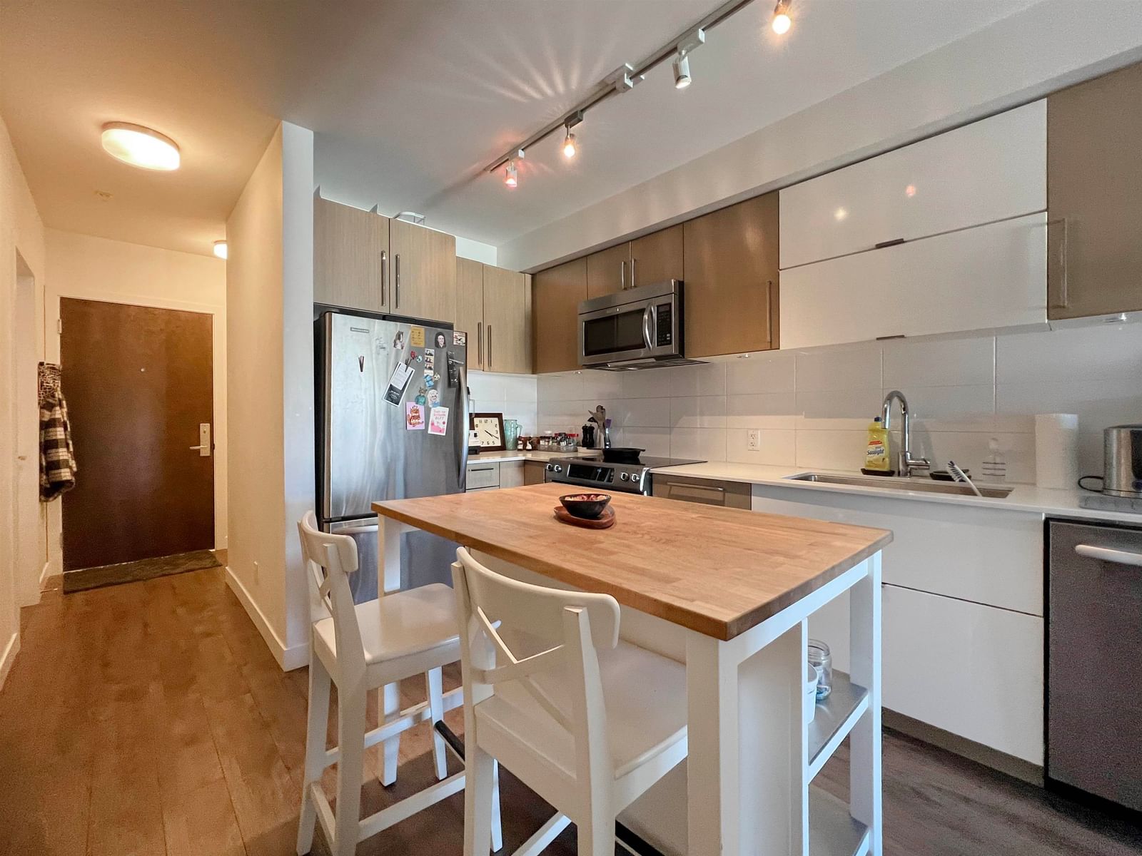 Listing Image 9