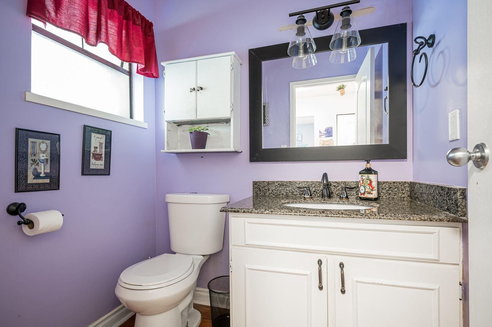 Listing Image 11