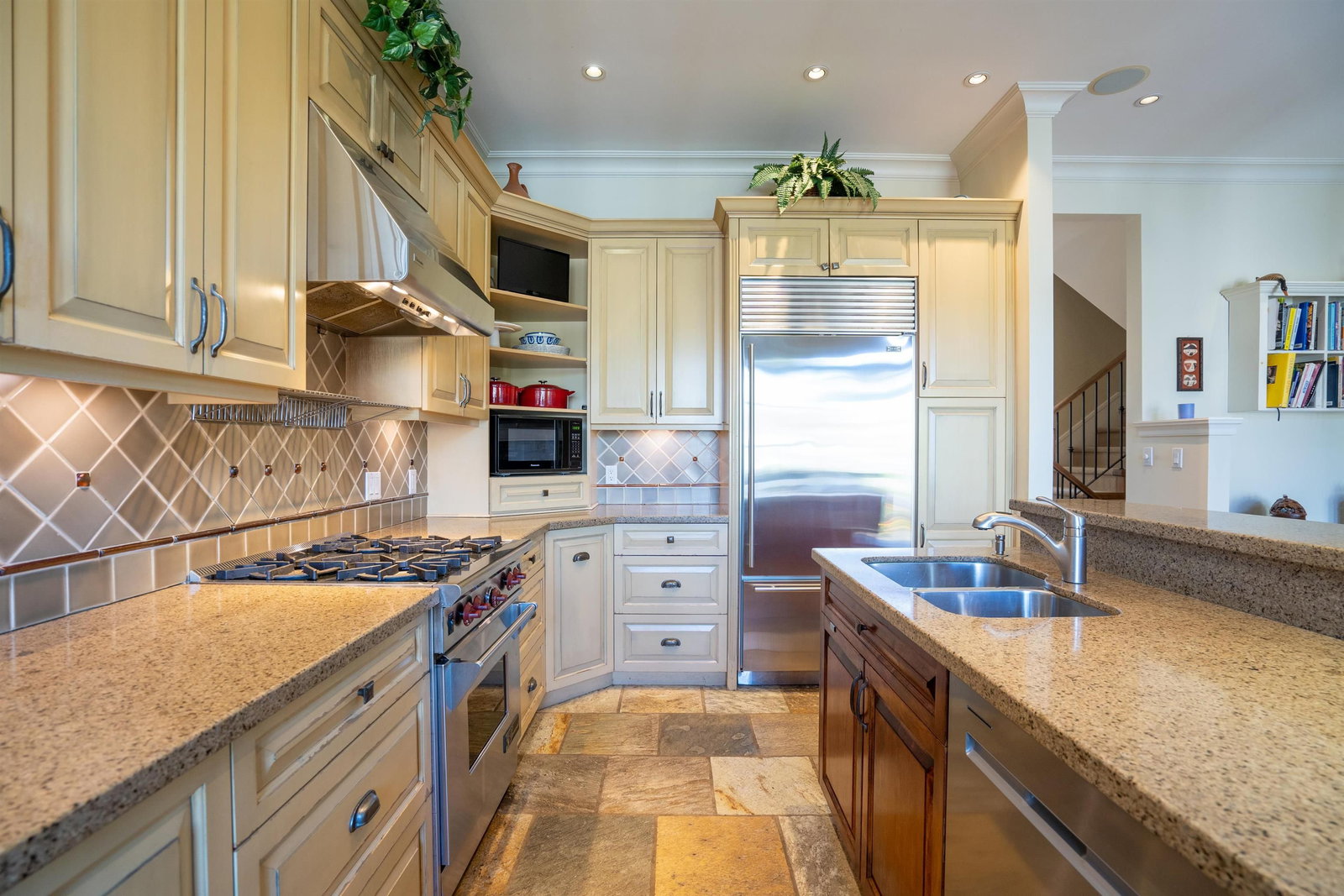 Listing Image 10
