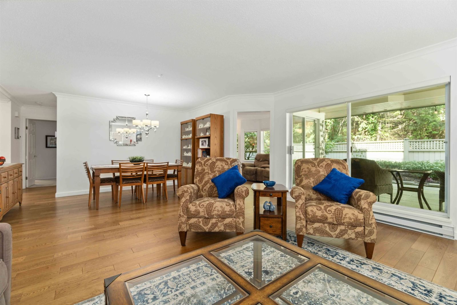 Listing Image 5