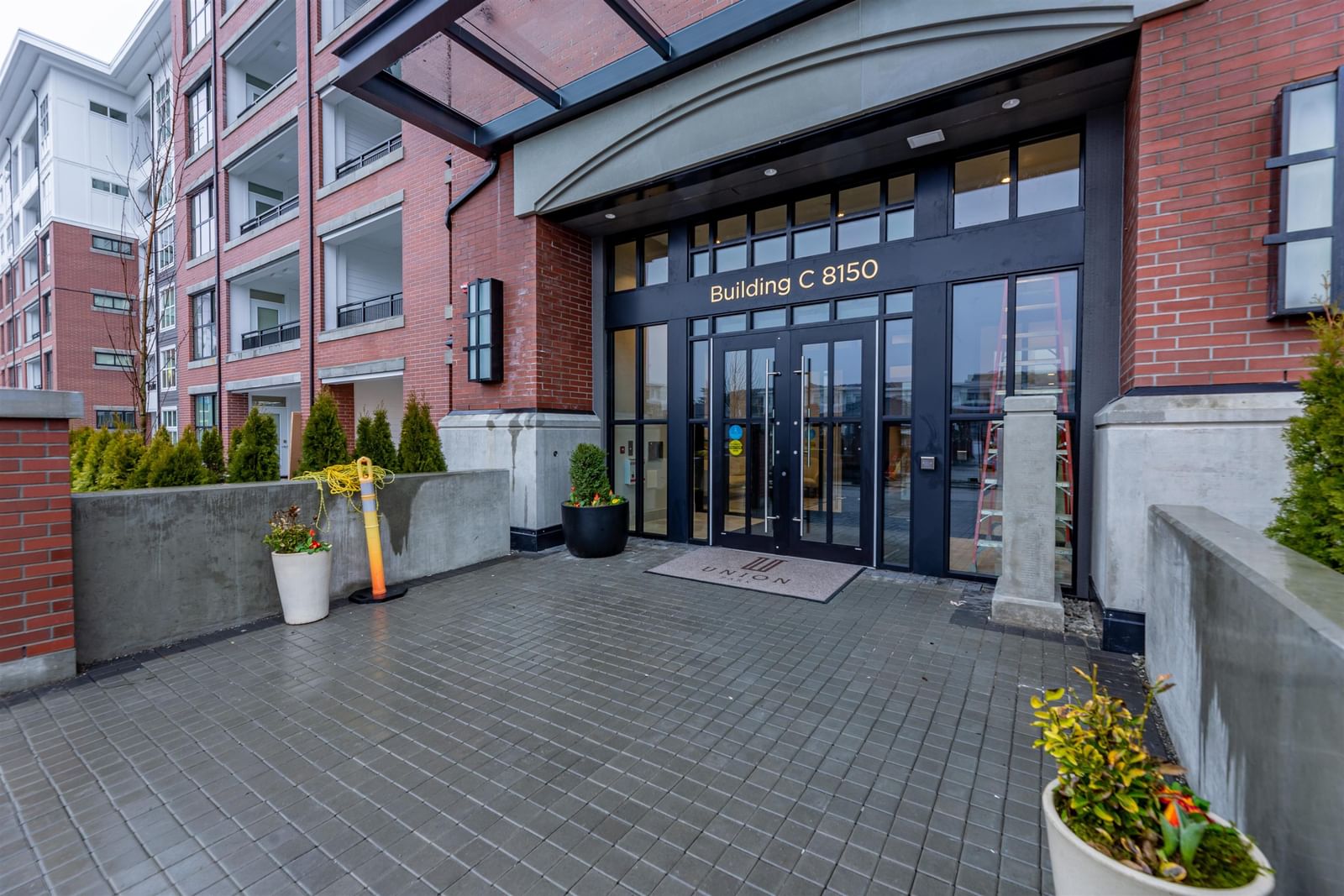 Listing Image 3