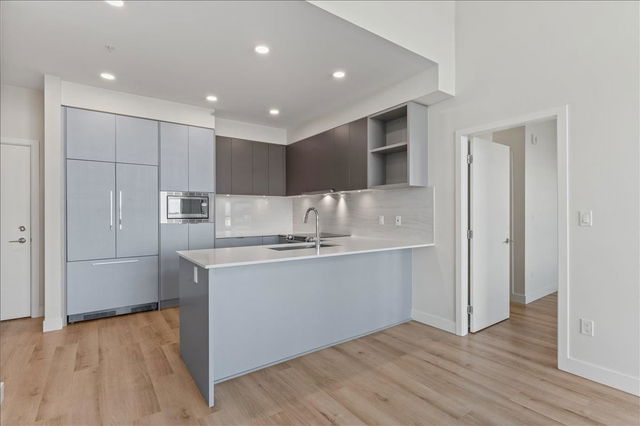 405 - 1892 Starling Drive