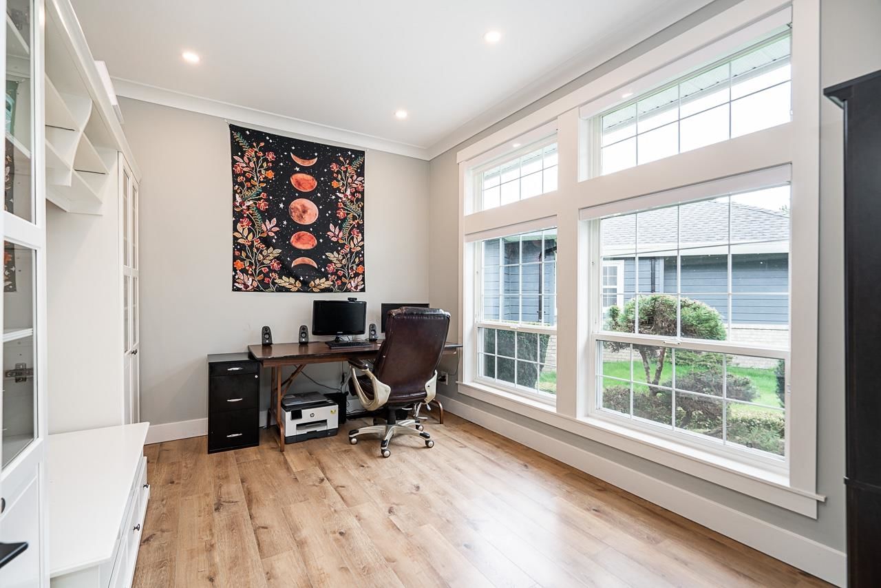 Listing Image 14