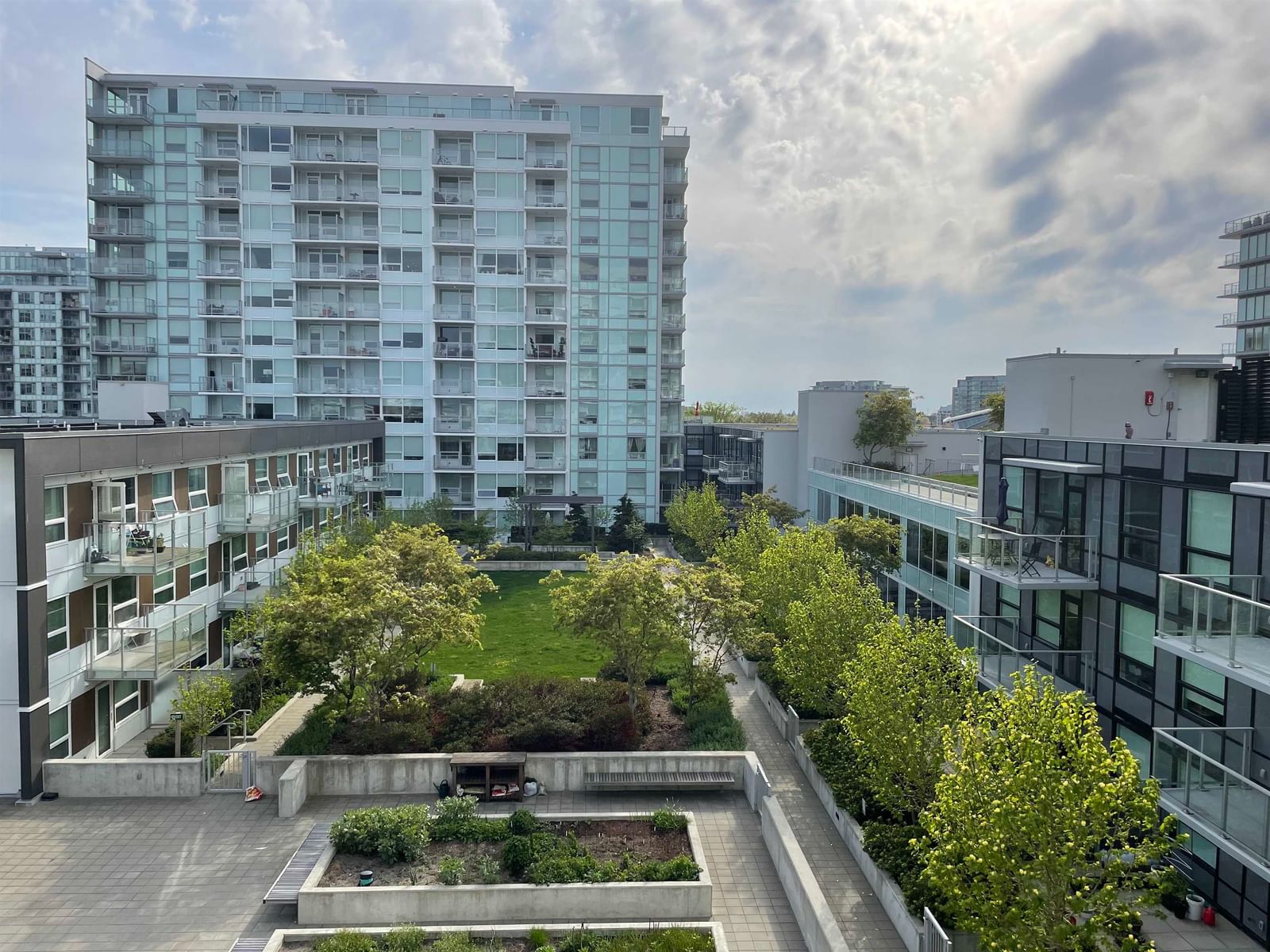 Listing Image 15