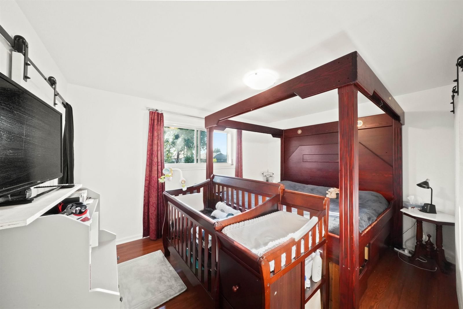 Listing Image 11