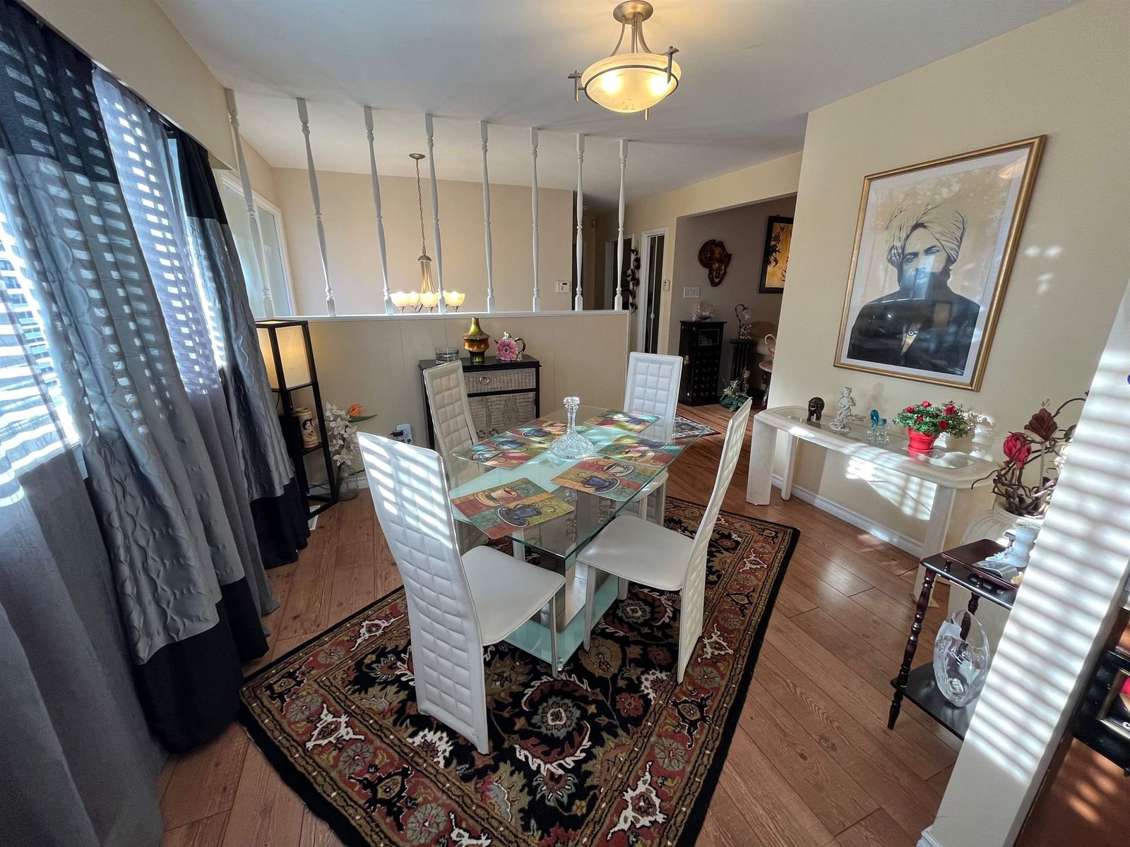 Listing Image 5