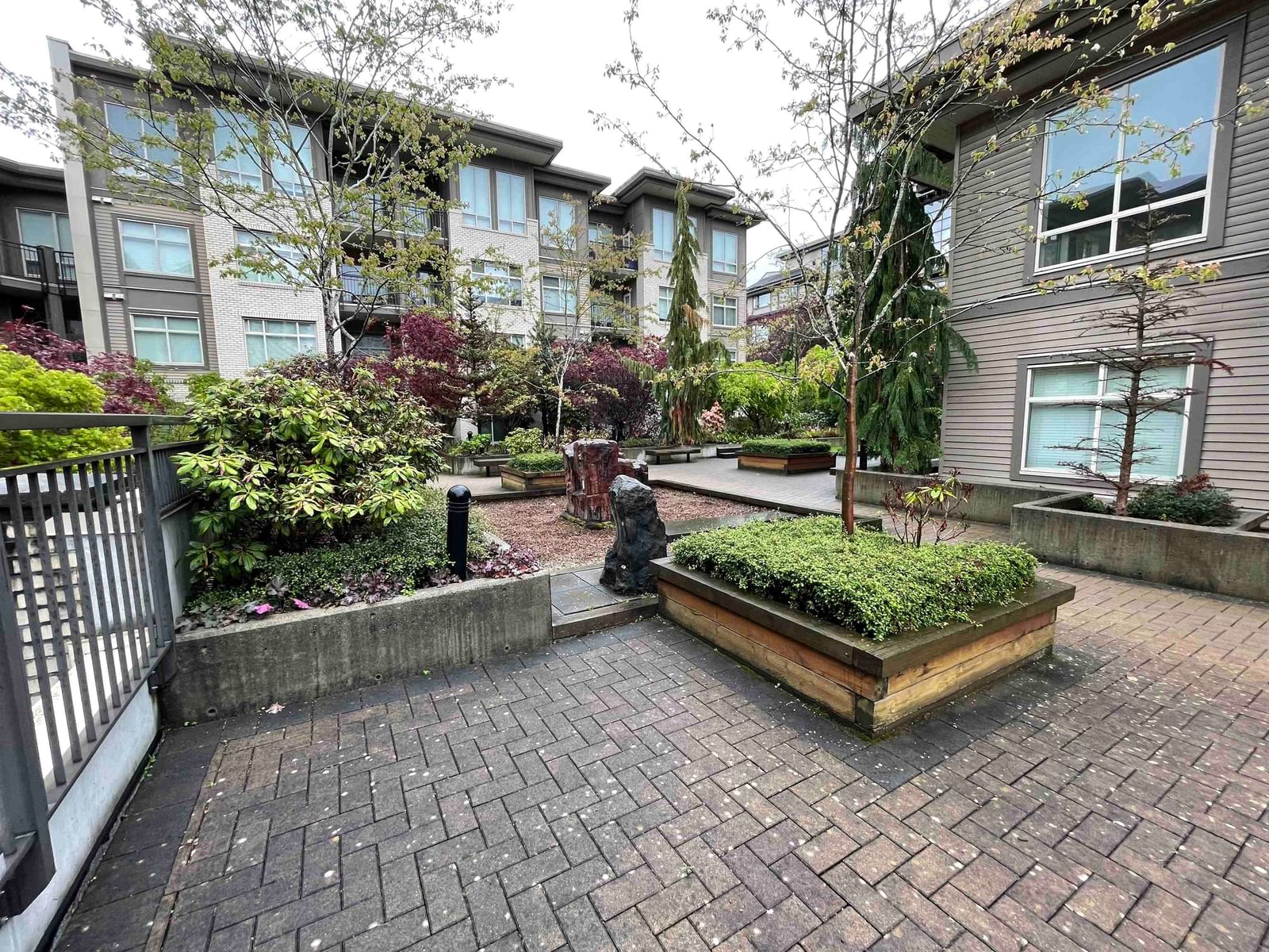 Listing Image 11