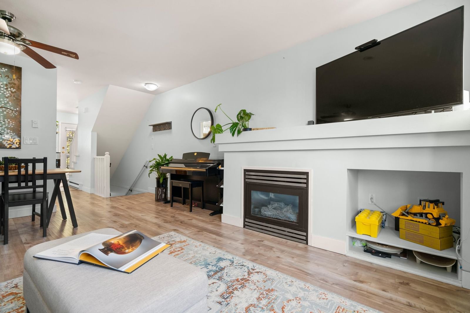 Listing Image 9