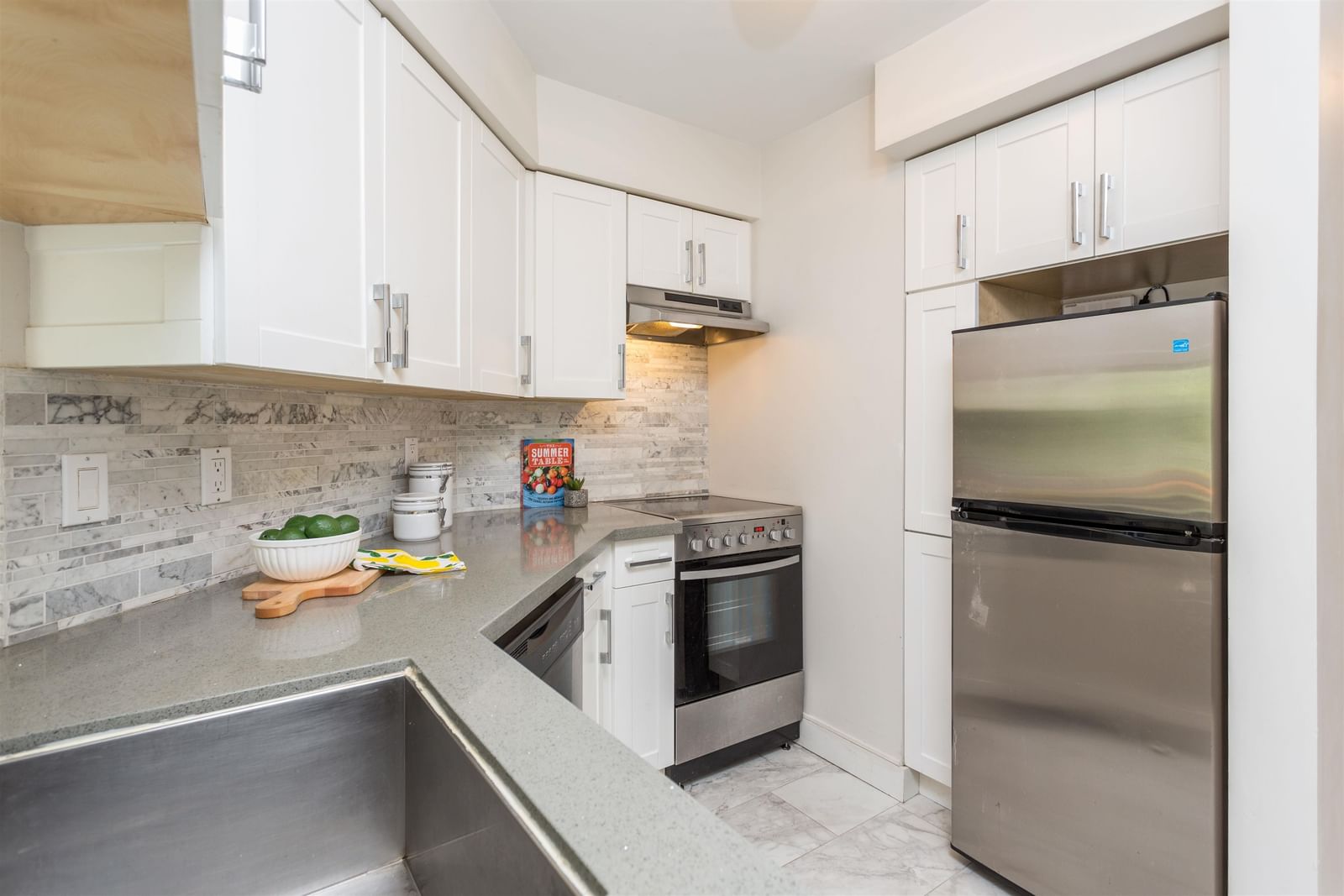 Listing Image 12