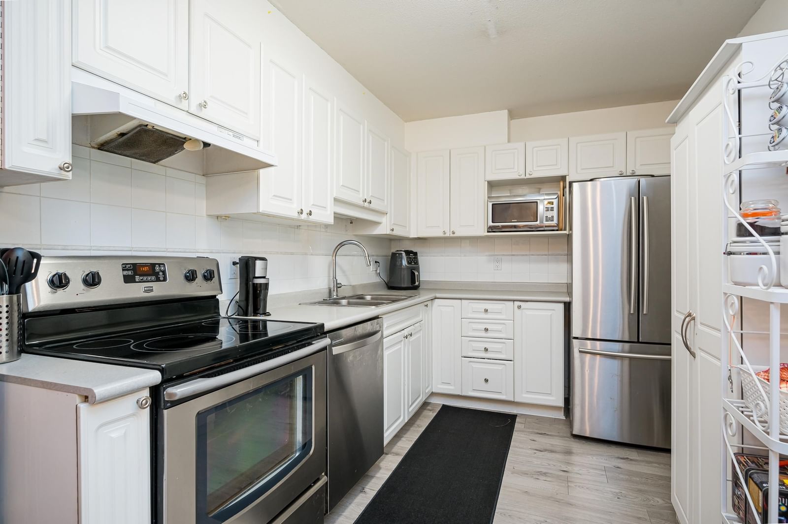 Listing Image 13
