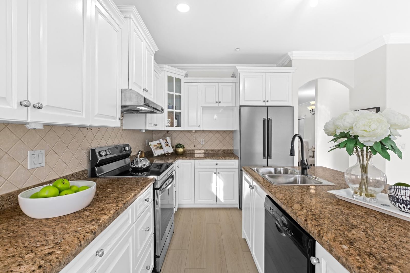 Listing Image 10