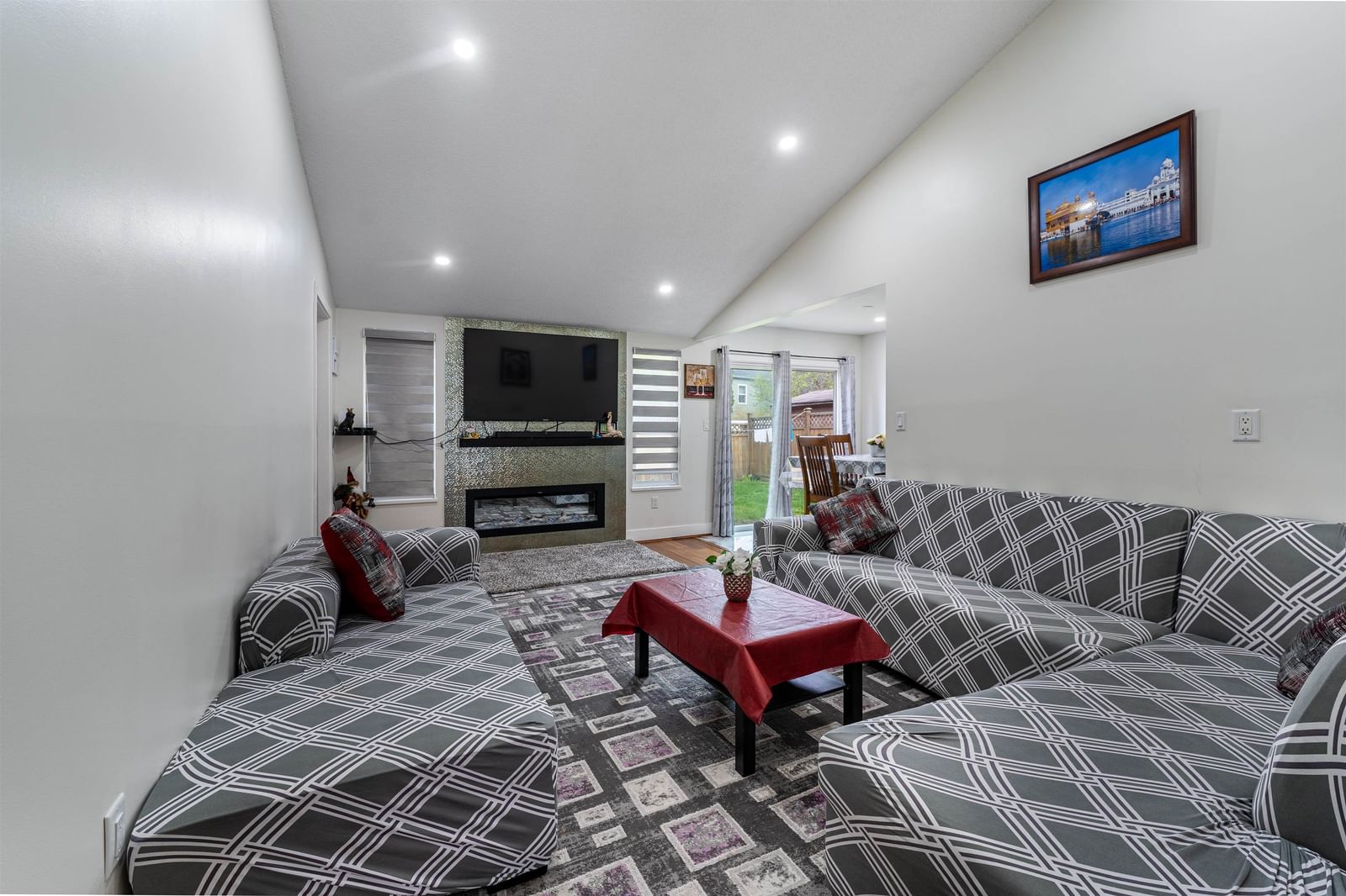 Listing Image 8