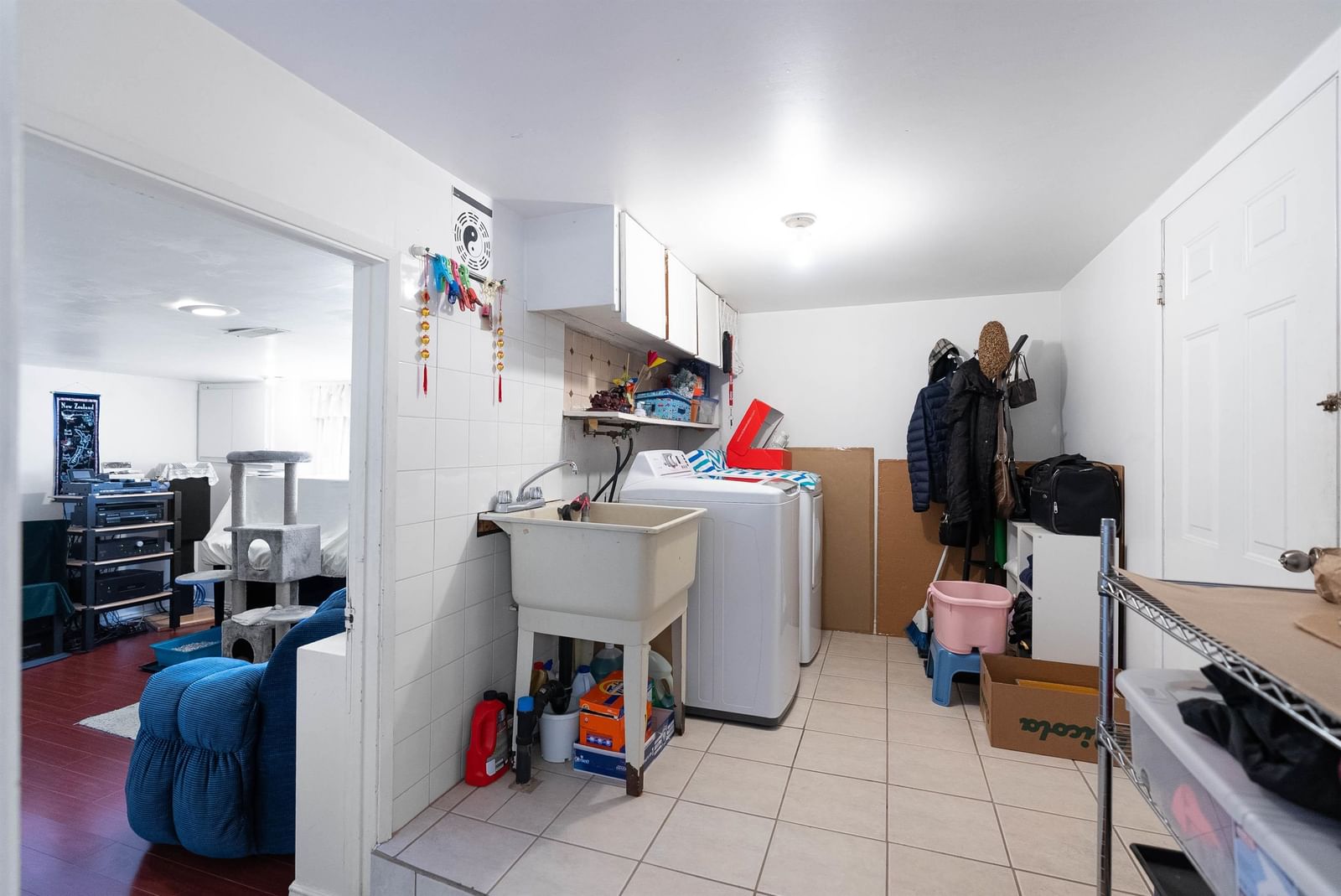 Listing Image 11