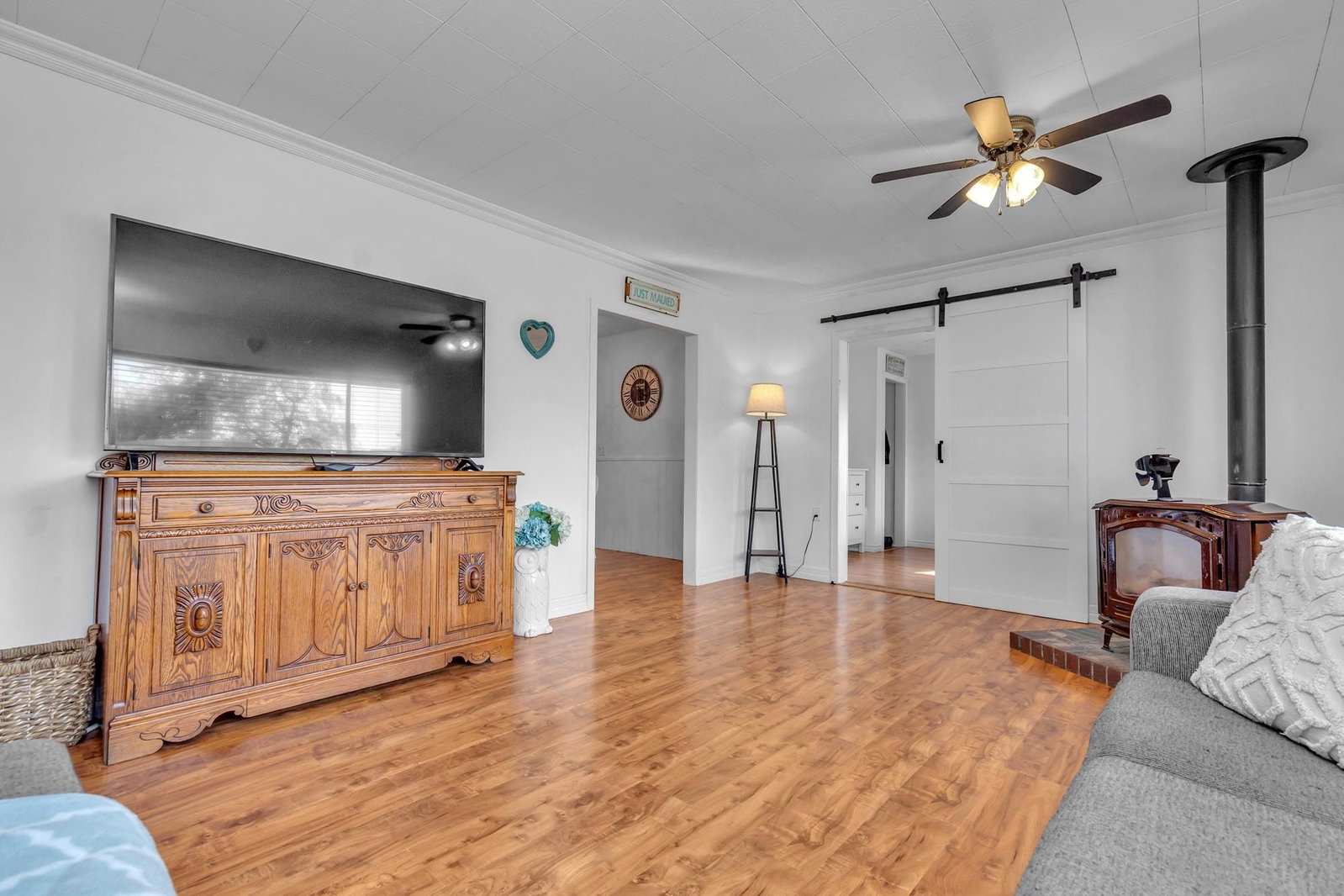 Listing Image 5