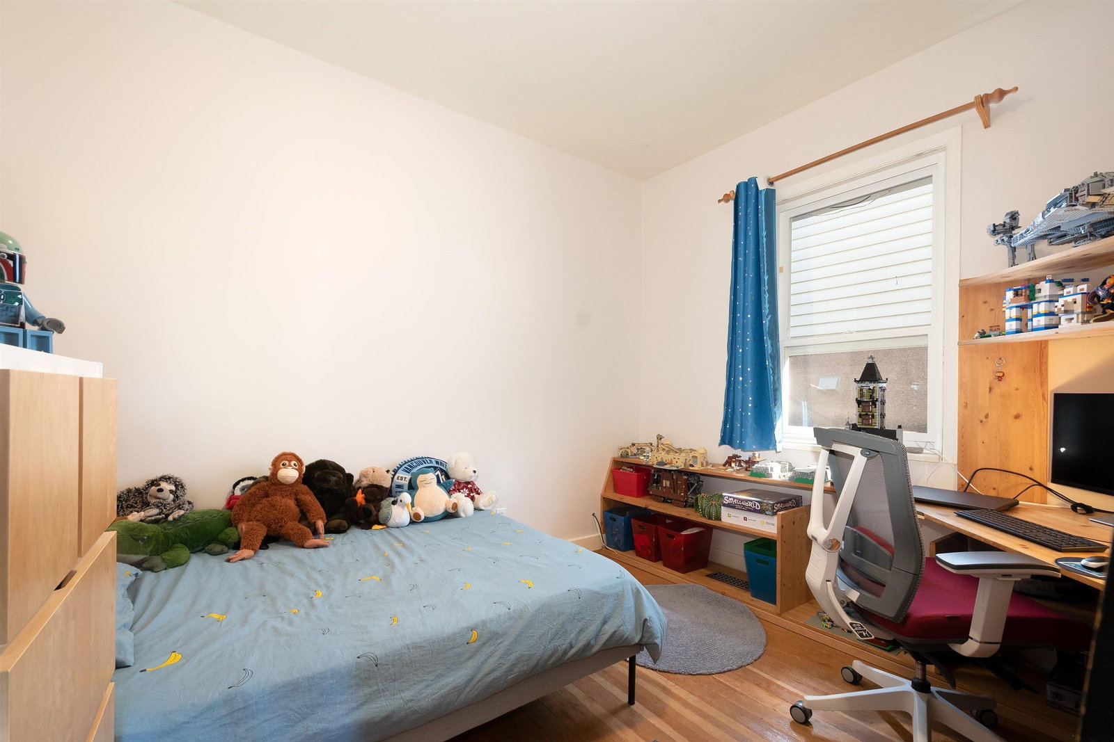 Listing Image 11